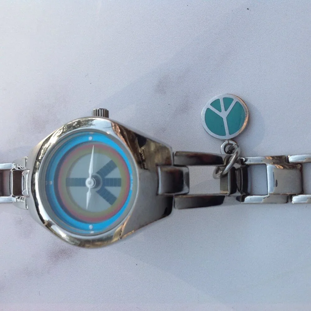 RELIC Woman's Quartz  Wrist Watch Pride & Peace Theme Flashing Digital Billboard